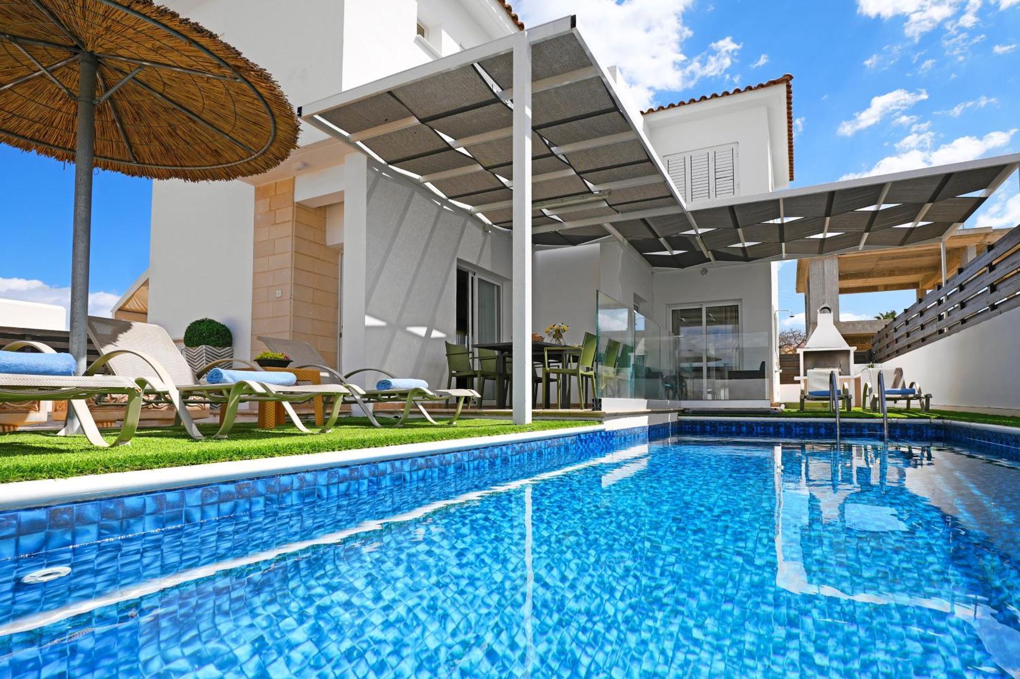 Villa White Star - 100M From Serena Beach โปรทาราส ภายนอก รูปภาพ